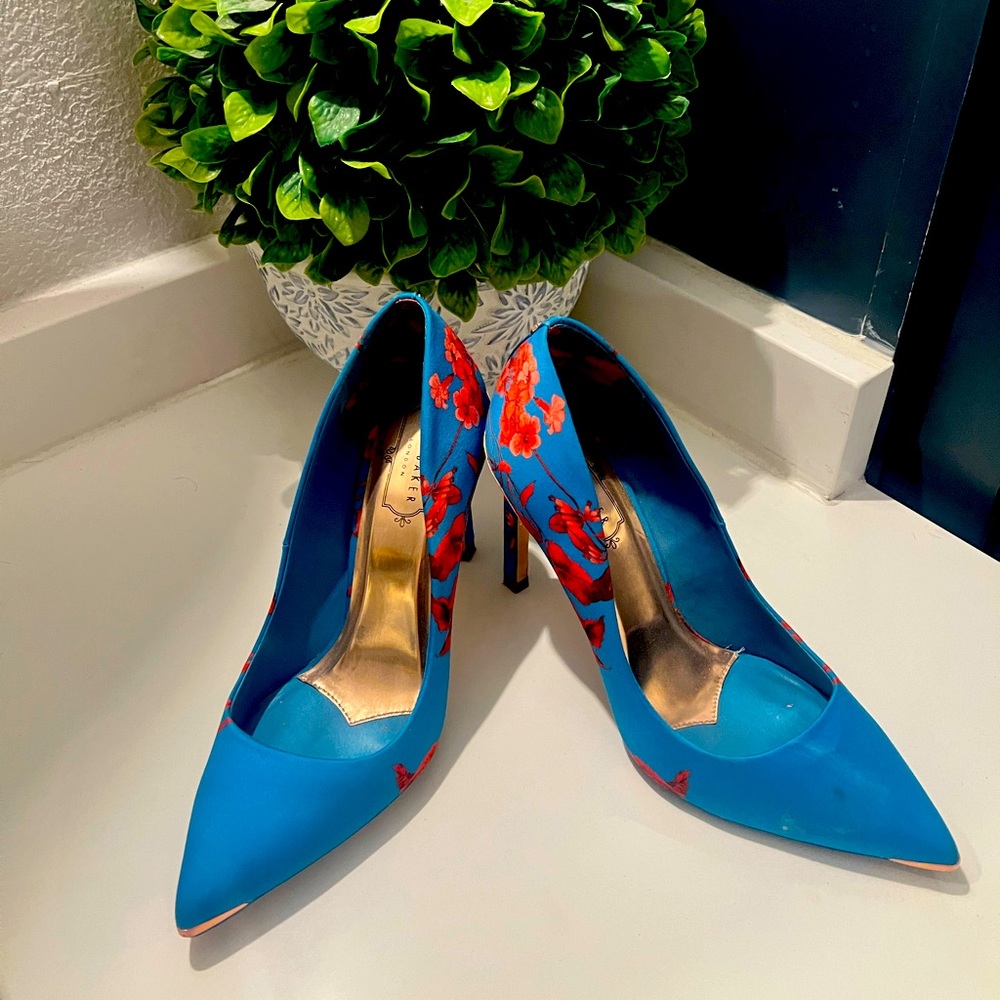 Ted Baker Floral Print 38.5 8.5 pumps